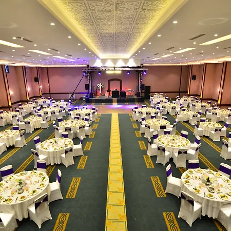 Complex Azka Otel