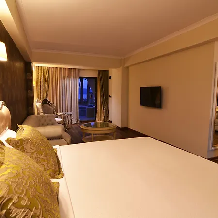 Complex Azka Otel