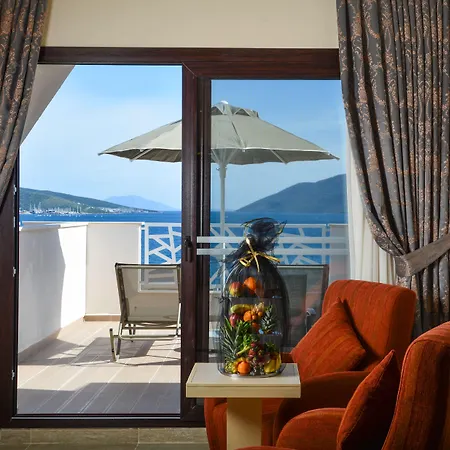 Complex Azka Otel