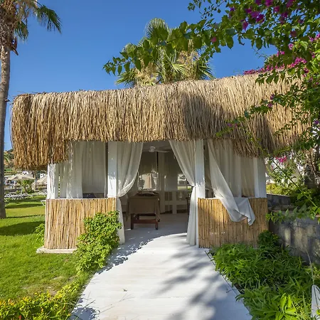 Azka Otel